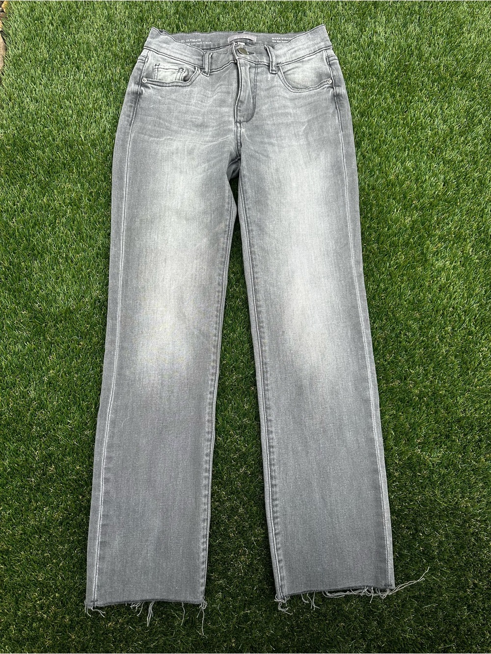 DL1961 Mara Straight Ankle Jeans 🤍🩶